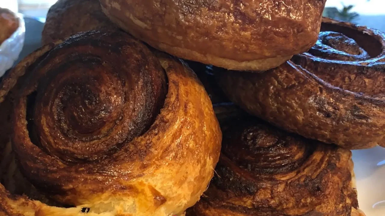 Kahnfections cinnamon rolls