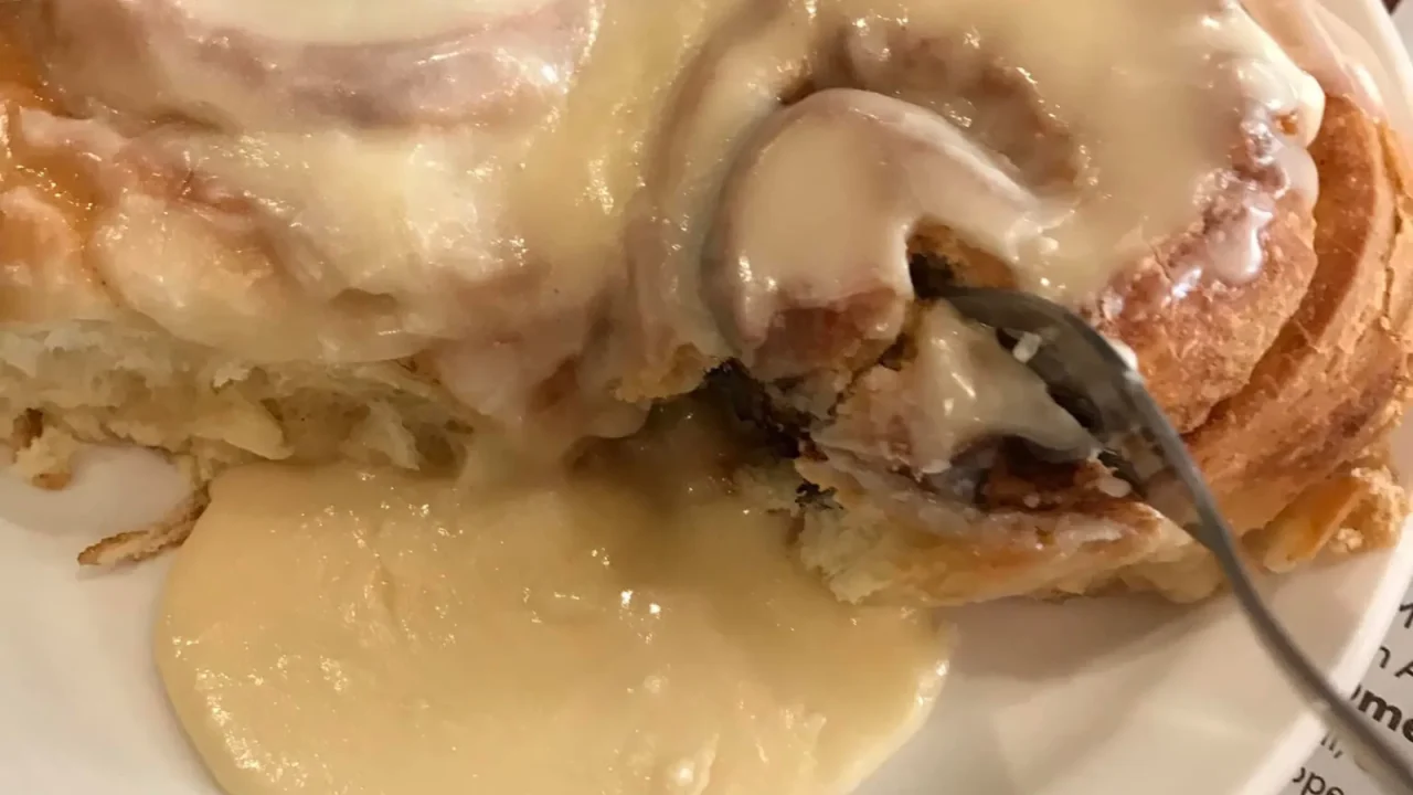 cinnamon rolls at Ann Sather Restaurant & Catering