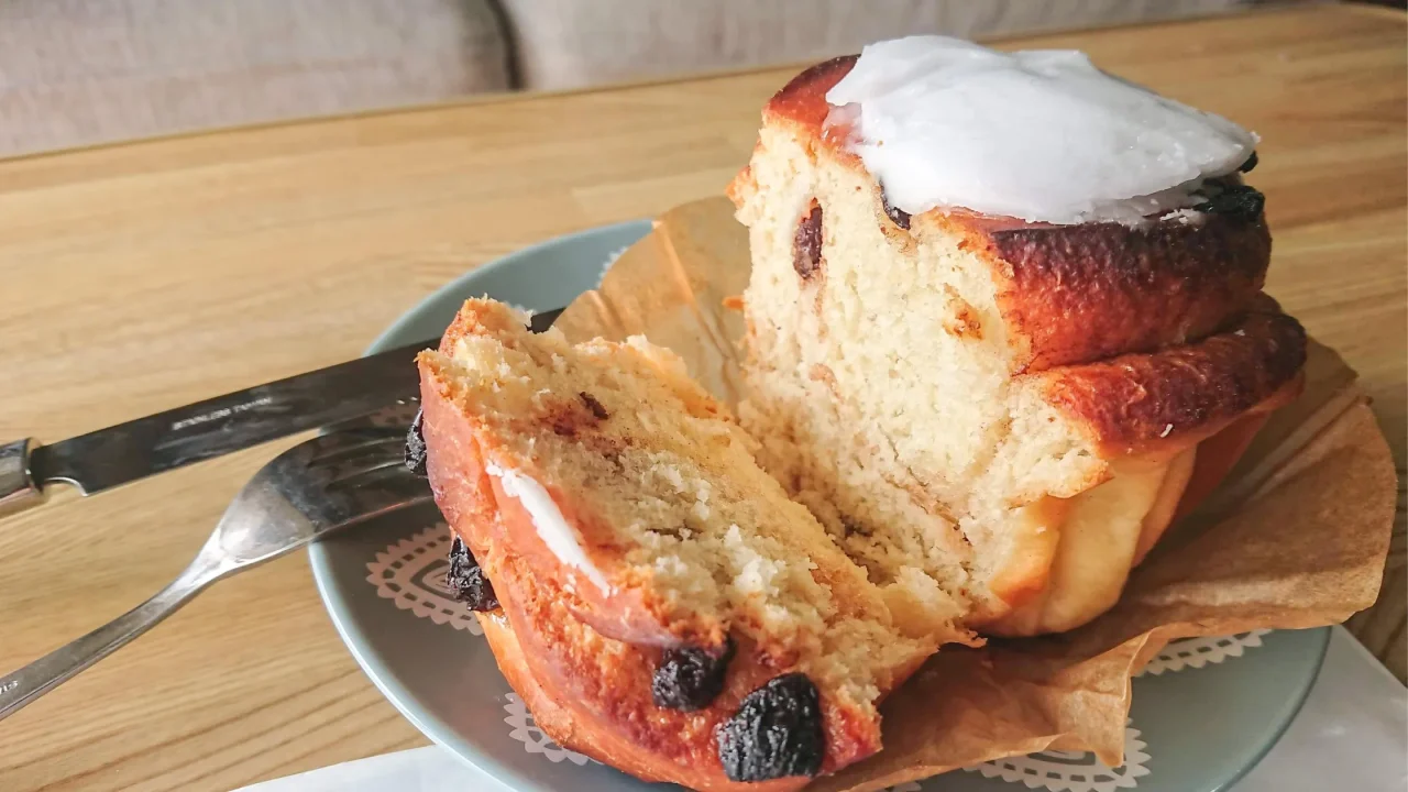cut open cinnamon roll on a plate in tokyo