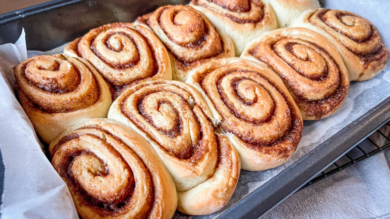 freshly baked homemade cinnamon rolls