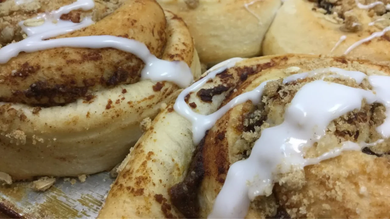 freshly baked homemade cinnamon rolls