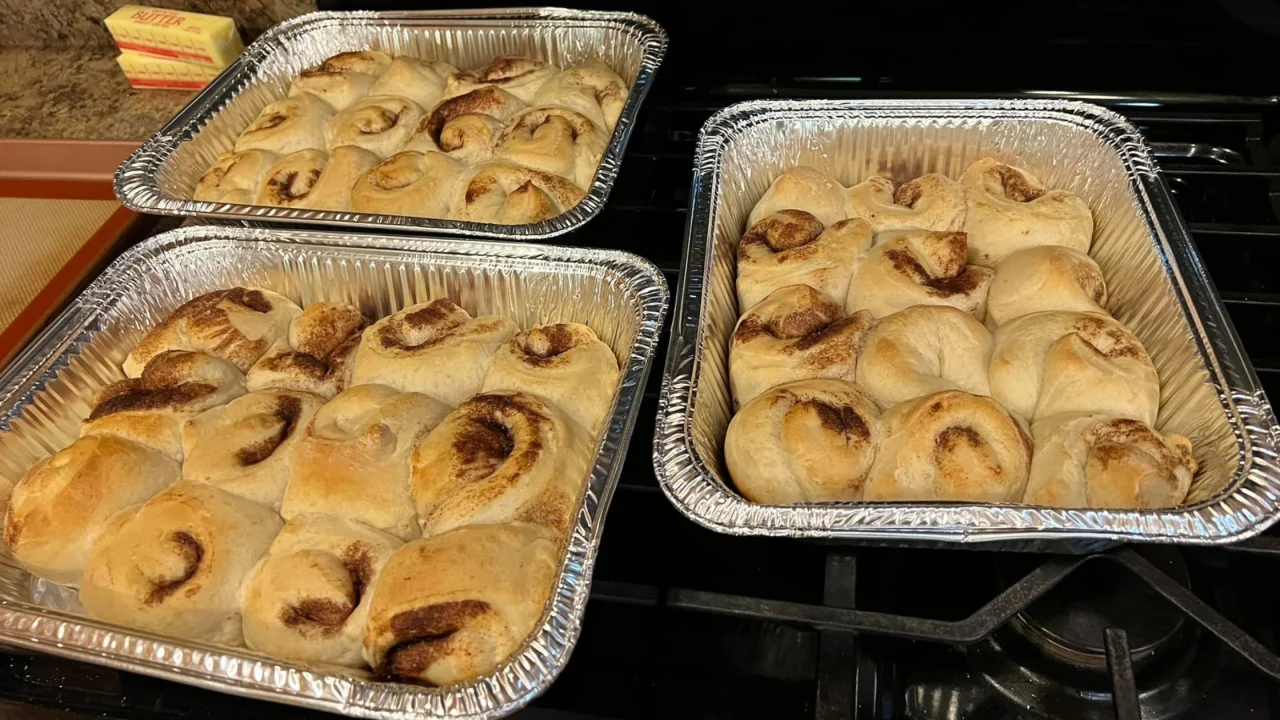 cinnamon rolls in pans