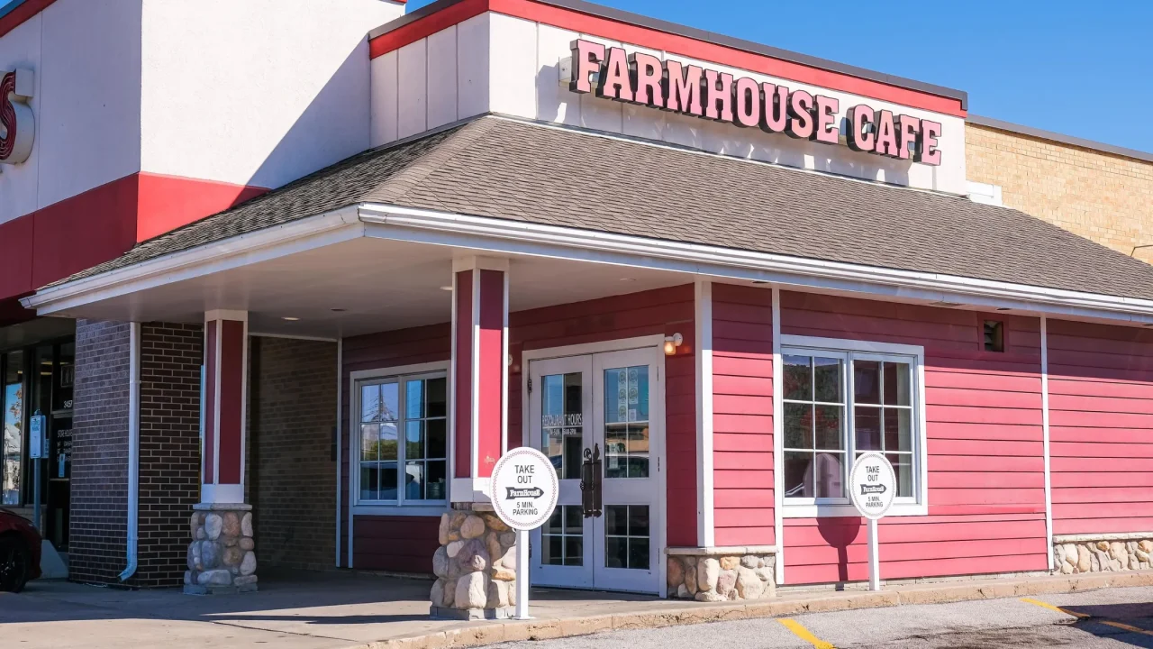 storefront of the farmhouse cafe in omaha nebraska