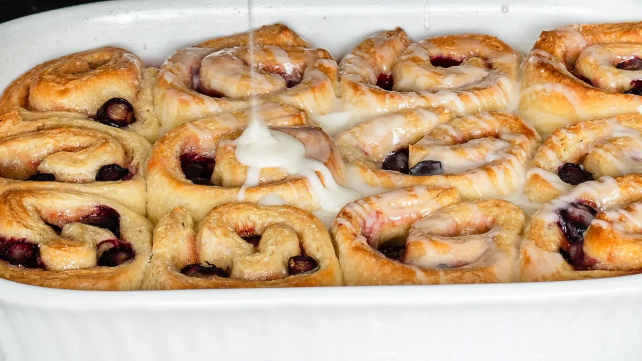 cinnamon rolls in a pan