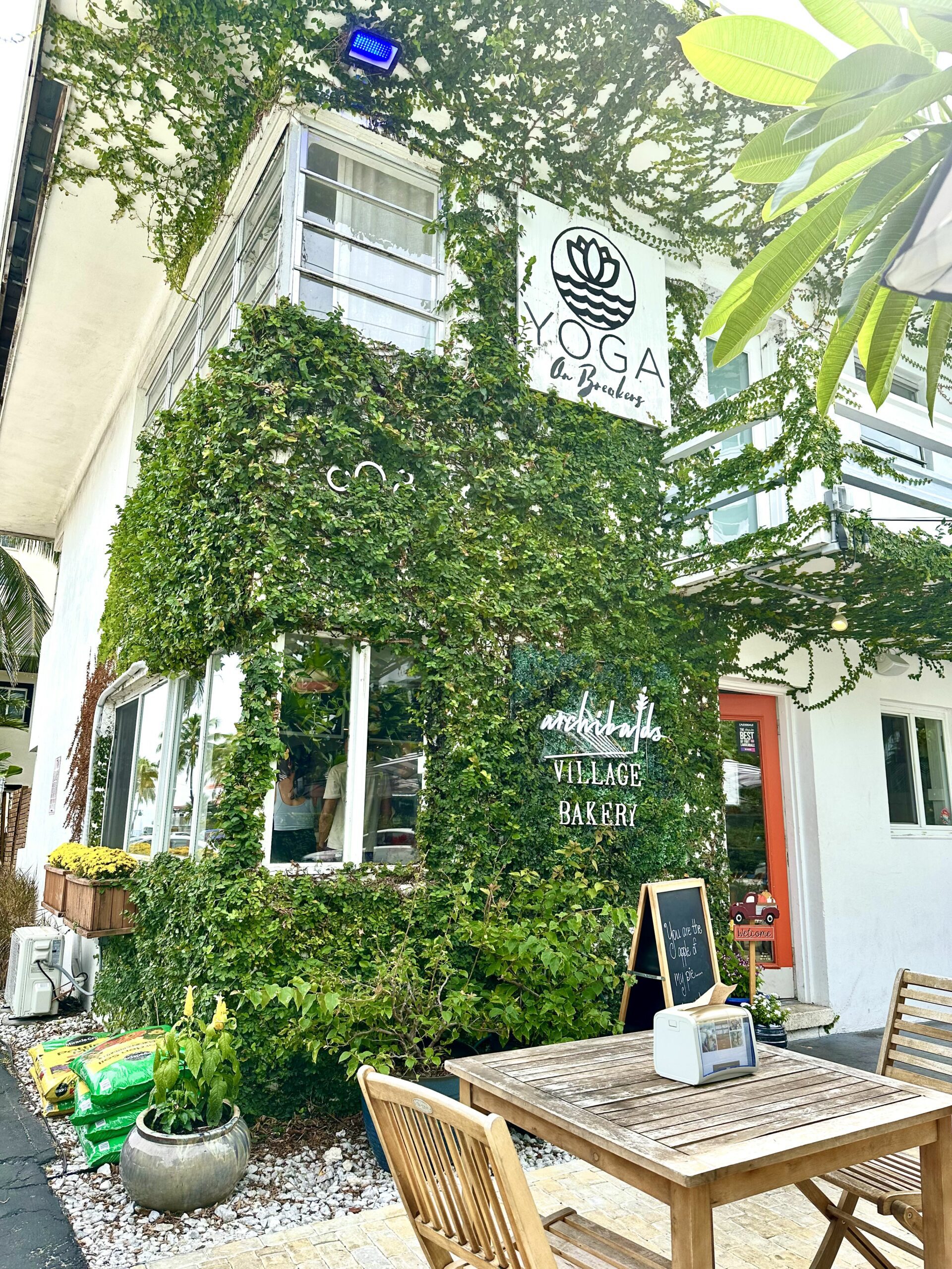 an image of a bakery patio in ft. lauderdale